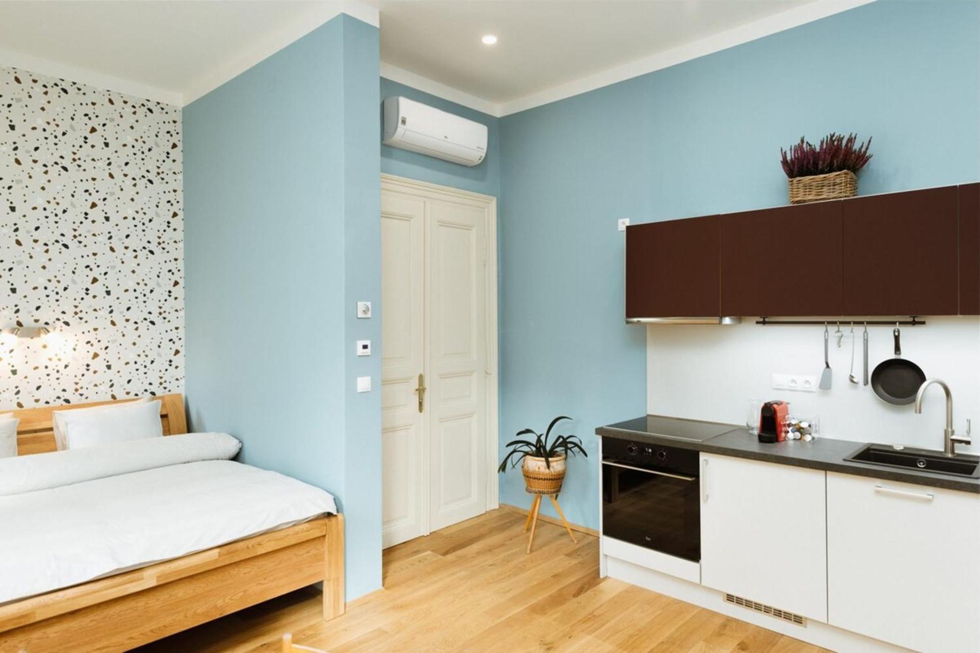 Dream Blue In City Centrewenceslas Sq In Walk Prague Extérieur photo